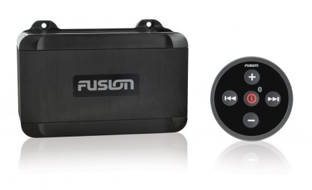 Fusion BlackBox mit BB100 Fernbedienung - zum Schließen ins Bild klicken