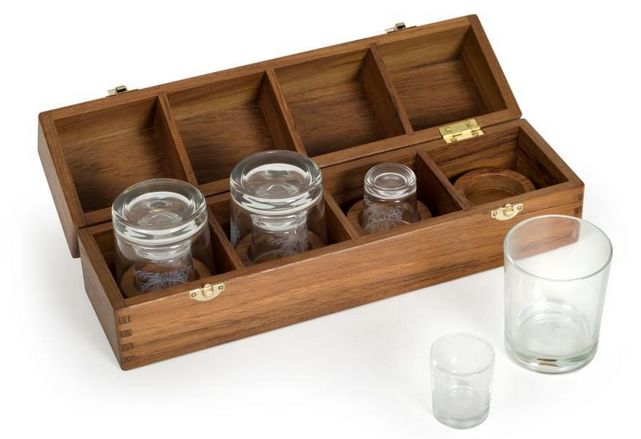 Captains-Bar mit 2x4Gläser graviert